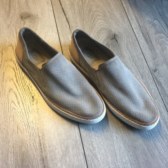 UGG Adler Perf sneakers size 9.5 - Picture 2 of 8